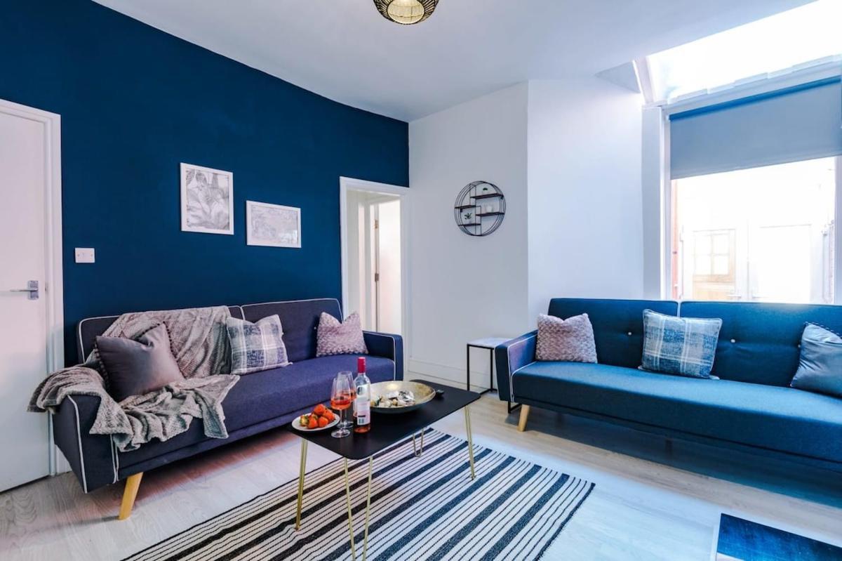 Large 4 Bedroom Home With Free Parking Near Mediacityuk Manchester Kültér fotó