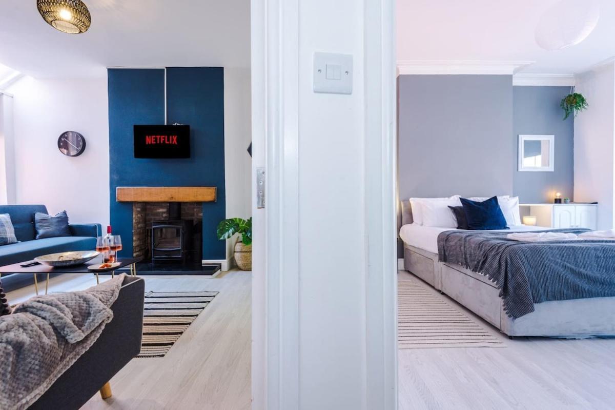 Large 4 Bedroom Home With Free Parking Near Mediacityuk Manchester Kültér fotó
